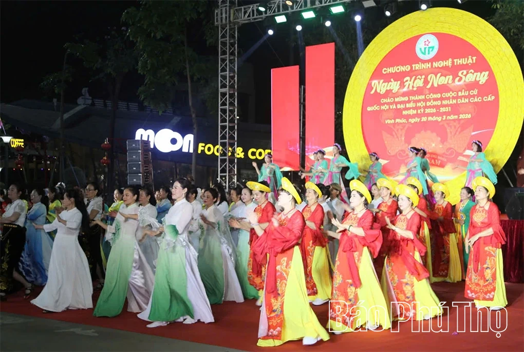 Chương trình nghệ thuật “Ngày hội non sông” chào mừng thành công cuộc bầu cử