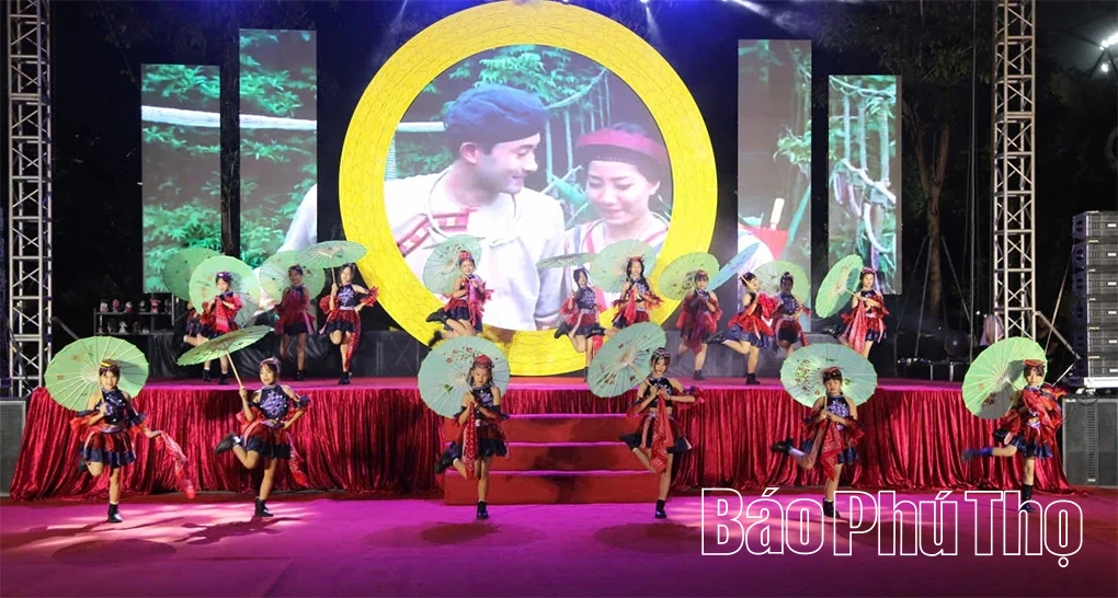 Chương trình nghệ thuật “Ngày hội non sông” chào mừng thành công cuộc bầu cử