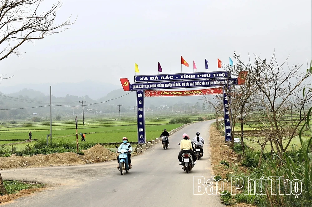 Xóm Tràng phát huy vai trò cán bộ, đảng viên xây dựng quê hương