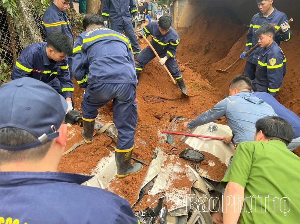 Tai nạn giao thông nghiêm trọng trên đường 12B, xã Lạc Sơn, 2 người tử vong