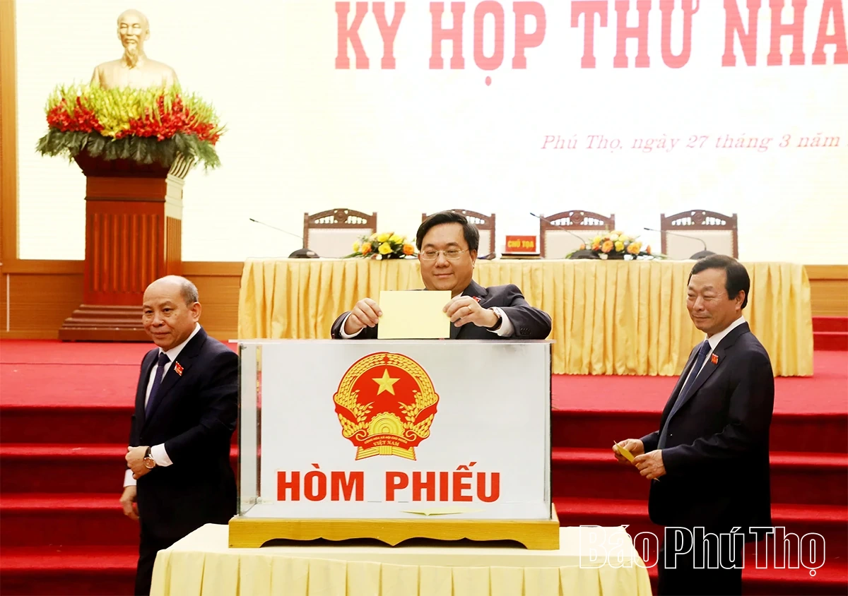 Kỳ họp thứ nhất HĐND tỉnh khóa XX: Kiện toàn các chức danh của HĐND tỉnh và UBND tỉnh