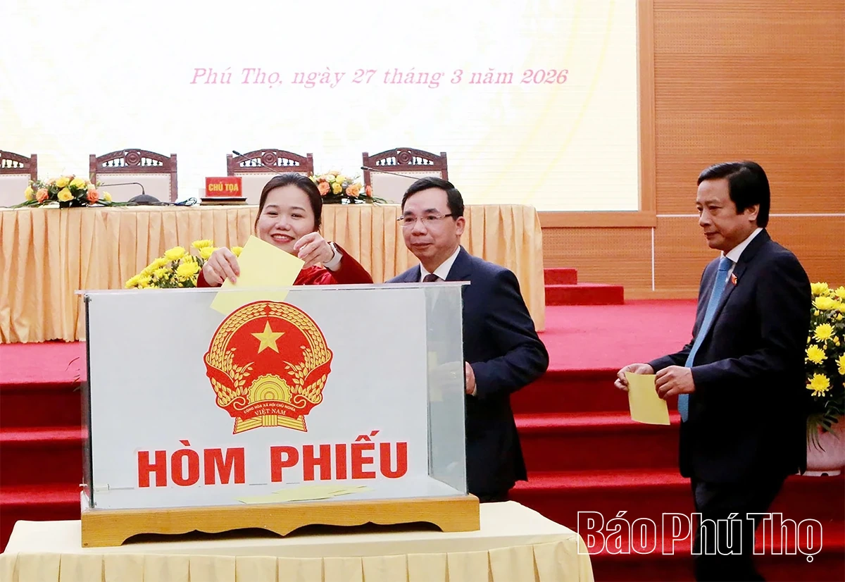 Kỳ họp thứ nhất HĐND tỉnh khóa XX: Kiện toàn các chức danh của HĐND tỉnh và UBND tỉnh