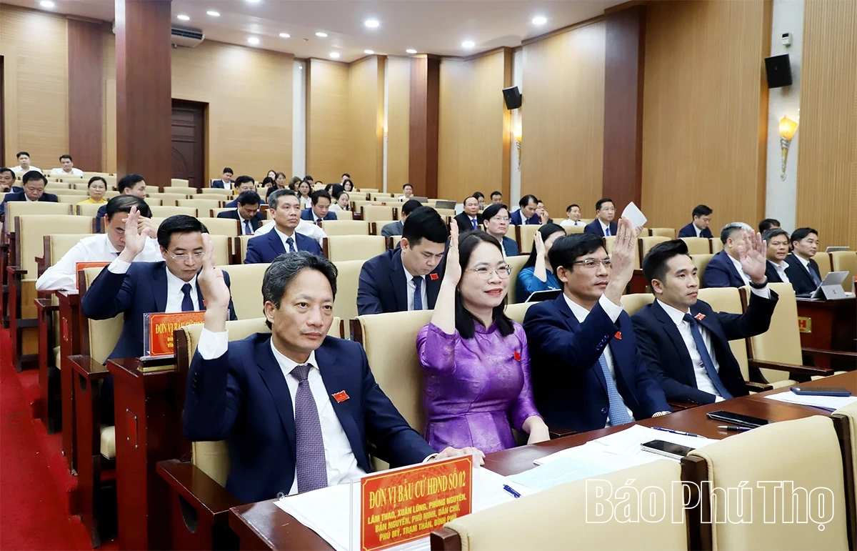 Kỳ họp thứ nhất HĐND tỉnh khóa XX: Kiện toàn các chức danh của HĐND tỉnh và UBND tỉnh