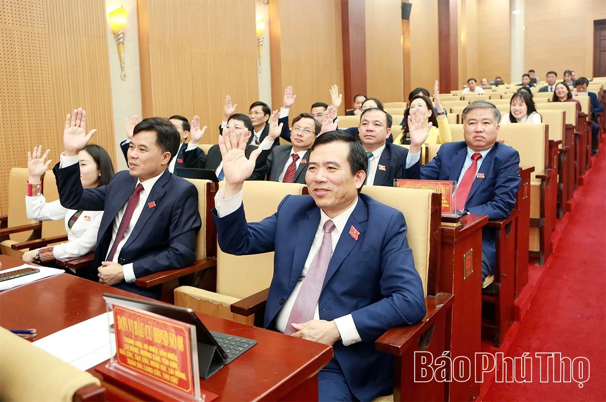 Kỳ họp thứ nhất HĐND tỉnh khóa XX: Kiện toàn các chức danh của HĐND tỉnh và UBND tỉnh