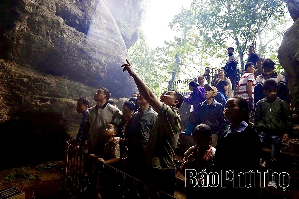 Đánh thức giá trị Di tích quốc gia đặc biệt Hang Xóm Trại