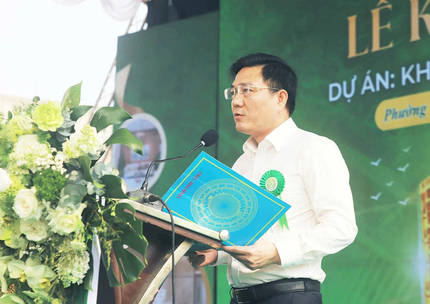 đồng chí Phó Chủ tịch UBND tỉnh phát biểu