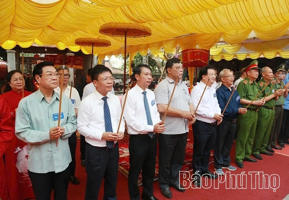 Incense Offering to Commemorate Left Chancellor Tran Nguyen Han and Inauguration of Dong Ho Temple