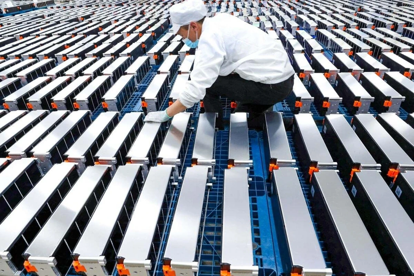 Thế giới đang dư thừa pin xe điện