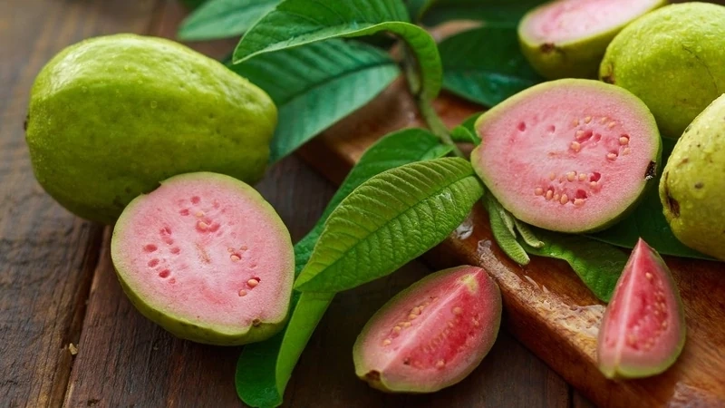 không chỉ ngon ngọt, ổi ruột hồng còn là kho dưỡng chất cho cơ thể hình ảnh 1 Không chỉ ngon ngọt, ổi ruột hồng còn là “kho dưỡng chất” cho cơ thể