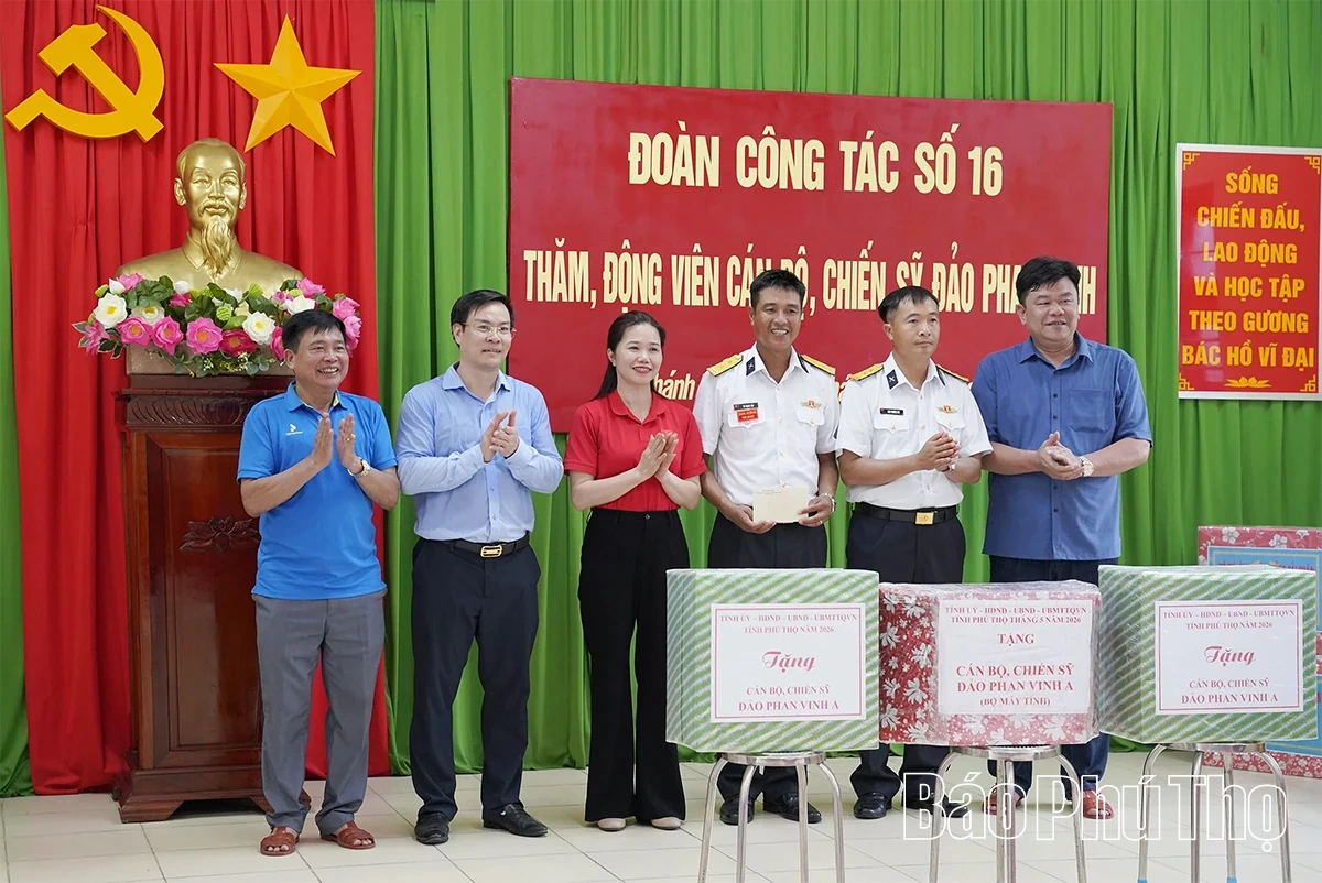 Đoàn công tác tỉnh Phú Thọ hoàn thành chuyến thăm quân dân Trường Sa và Nhà giàn DK1