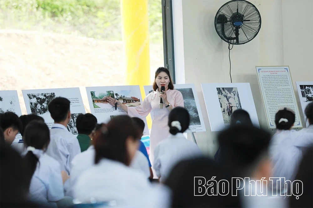 Trưng bày lưu động chuyên đề “Chủ tịch Hồ Chí Minh - Chân dung một con người”
