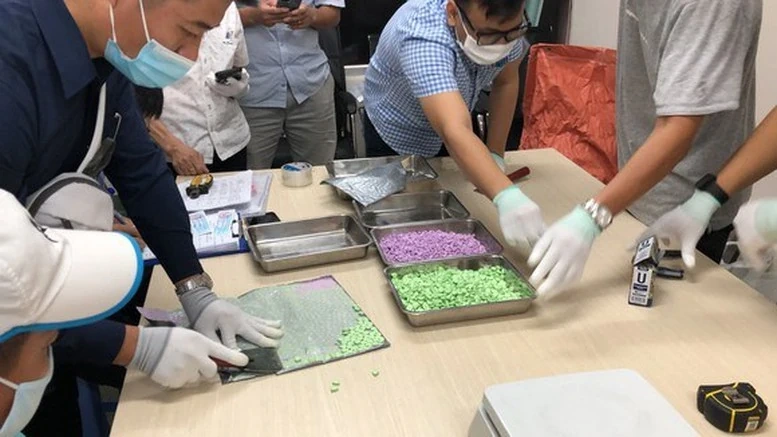 Kiểm soát các hoạt động hợp pháp liên quan đến ma túy