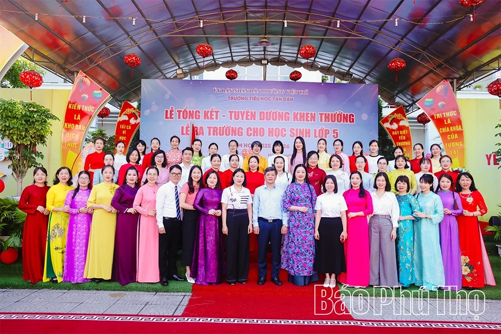 Trường Tiểu học Tân Dân tuyên dương, khen thưởng học sinh xuất sắc năm học 2025 - 2026