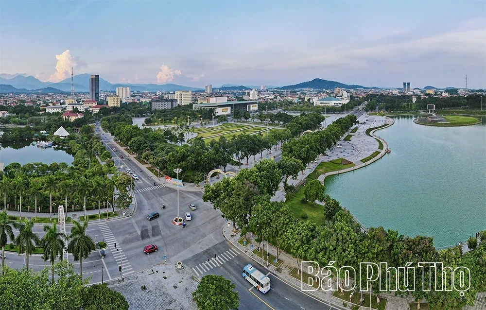 Dam Vac: The Green Jewel in the Heart of the City