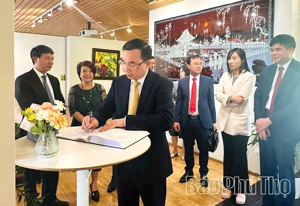 Phu Tho Delegation Visits and Works with the Vietnamese Embassy in Finland