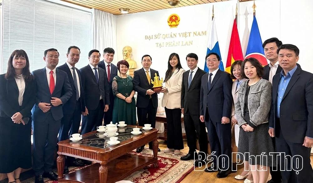 Phu Tho Delegation Visits and Works with the Vietnamese Embassy in Finland