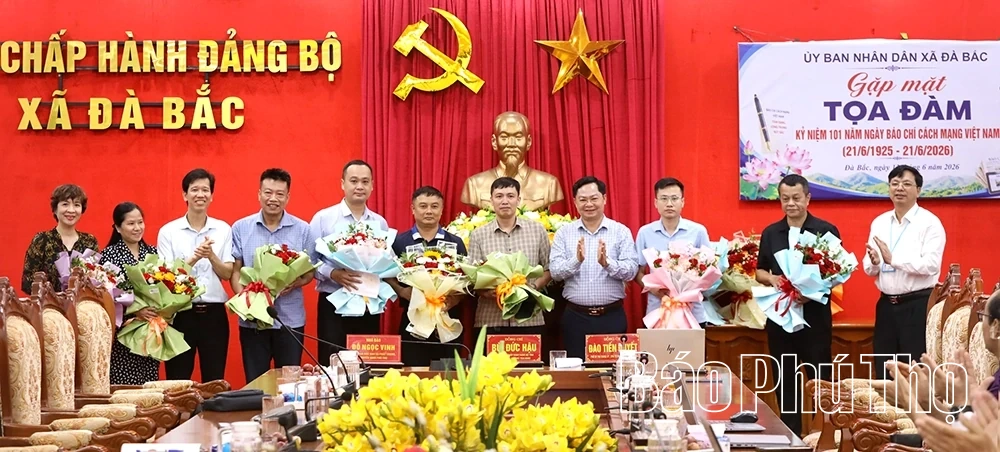 Báo chí đồng hành cùng xã Đà Bắc trên hành trình bứt phá mới
