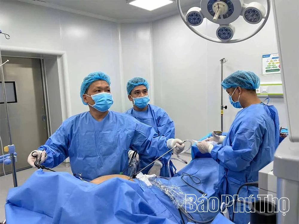 Phẫu thuật nội soi xử trí túi mật hoại tử, lấy sỏi an toàn cho bệnh nhân lớn tuổi