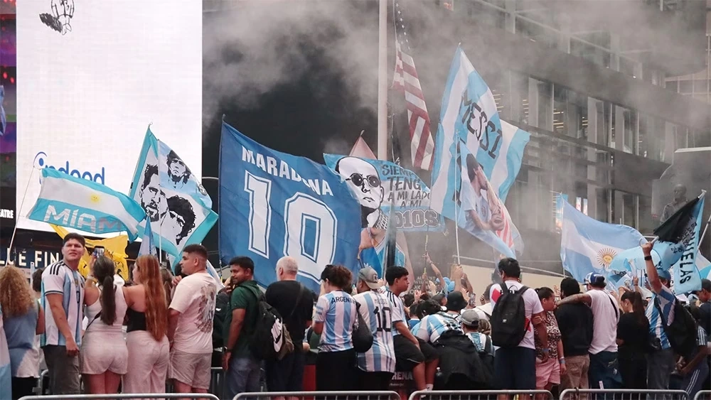 Chung kết World Cup 2026: Cổ động viên Argentina biến New York thành sàn diễn Tango