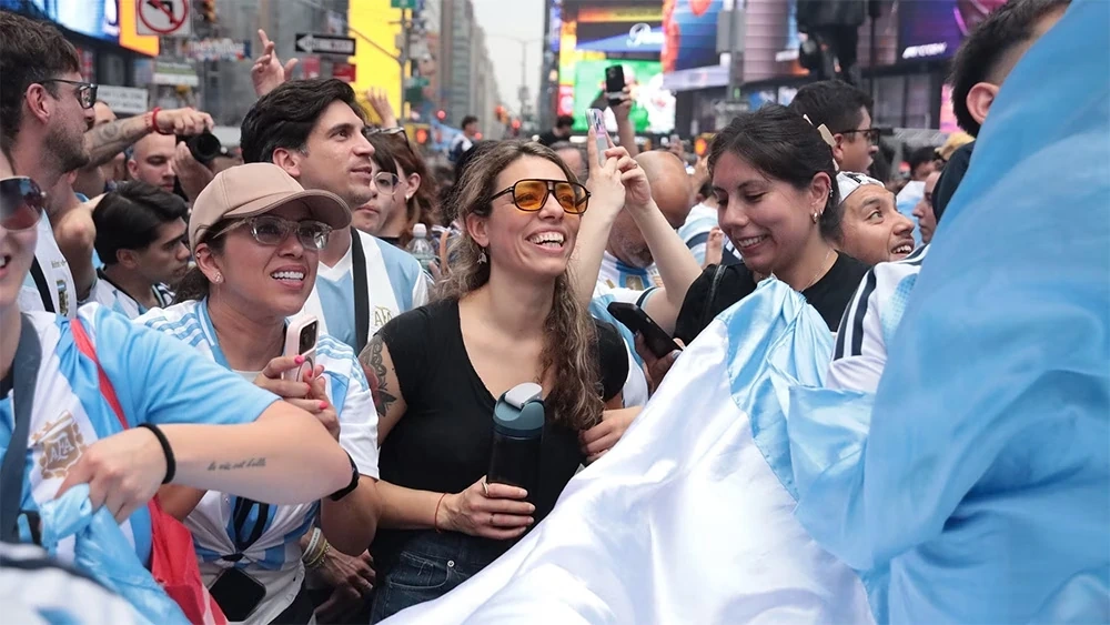 Chung kết World Cup 2026: Cổ động viên Argentina biến New York thành sàn diễn Tango