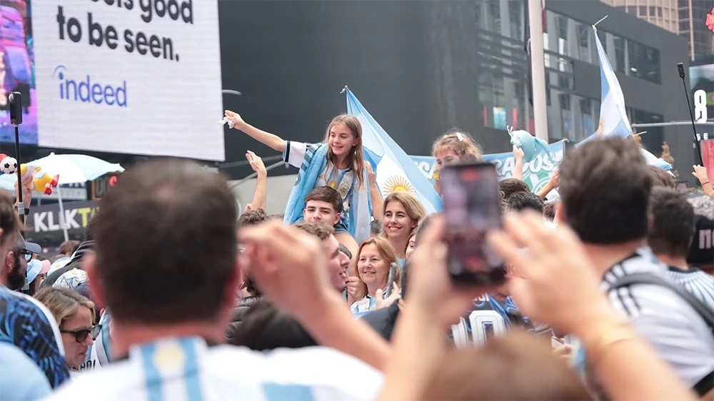 Chung kết World Cup 2026: Cổ động viên Argentina biến New York thành sàn diễn Tango
