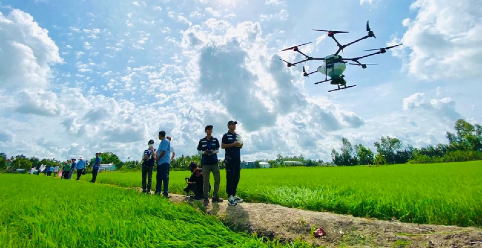 Học viện Drone AGTEK đào tạo Bằng lái máy bay chuẩn theo quy định mới