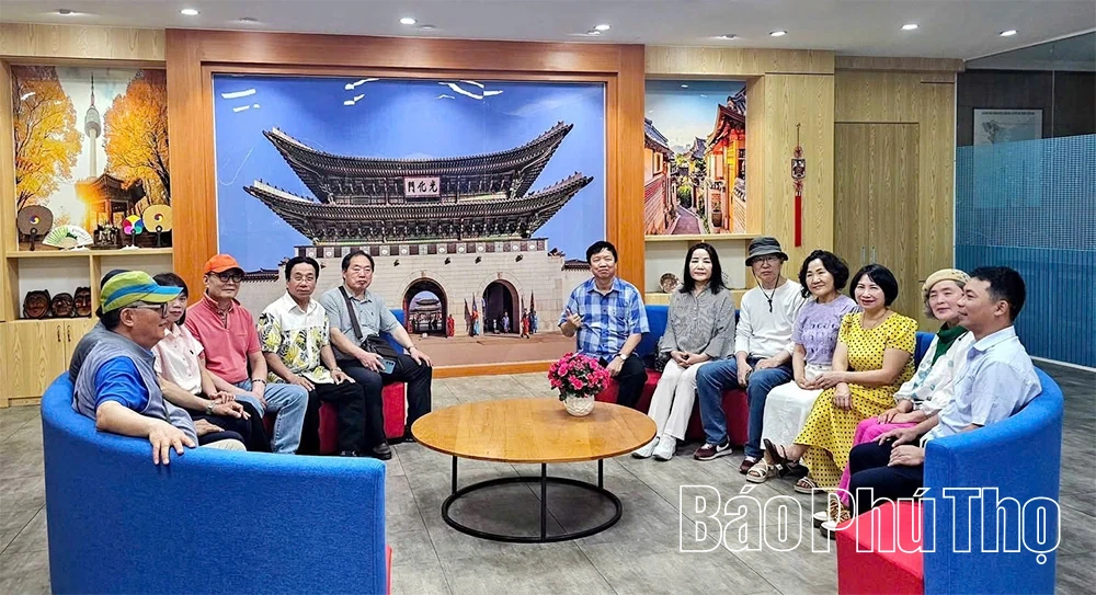 Ngoại giao văn hóa - sức mạnh mềm tạo đột phá - Kỳ 2: “Sứ giả” văn hóa - Nhịp cầu kết nối Đất Tổ với thế giới