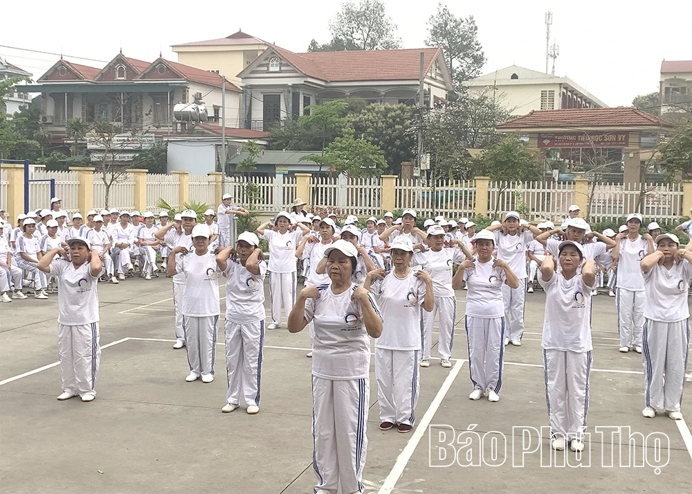 Người cao tuổi Phùng Nguyên sống vui, sống khỏe theo gương Bác Hồ