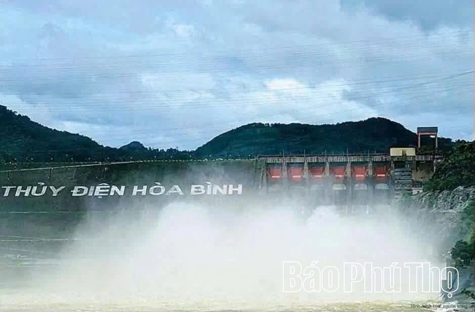 16 giờ ngày 6/8, mở một cửa xả đáy hồ thủy điện Hòa Bình