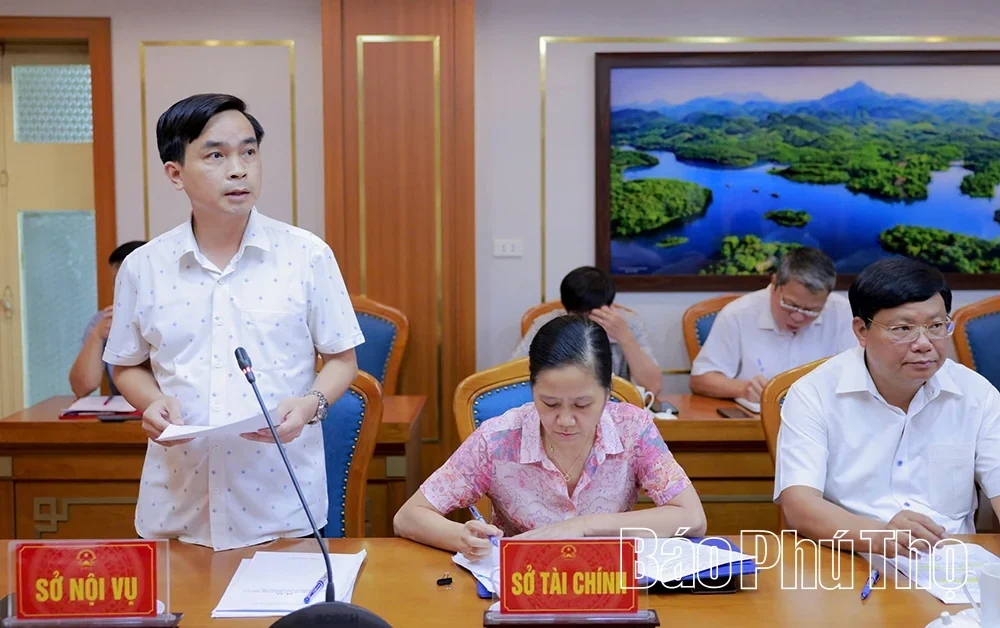 Vice Chairman of the Provincial Peoples Committee Nguyen Khac Hieu Listens to Report on Social Security Scheme