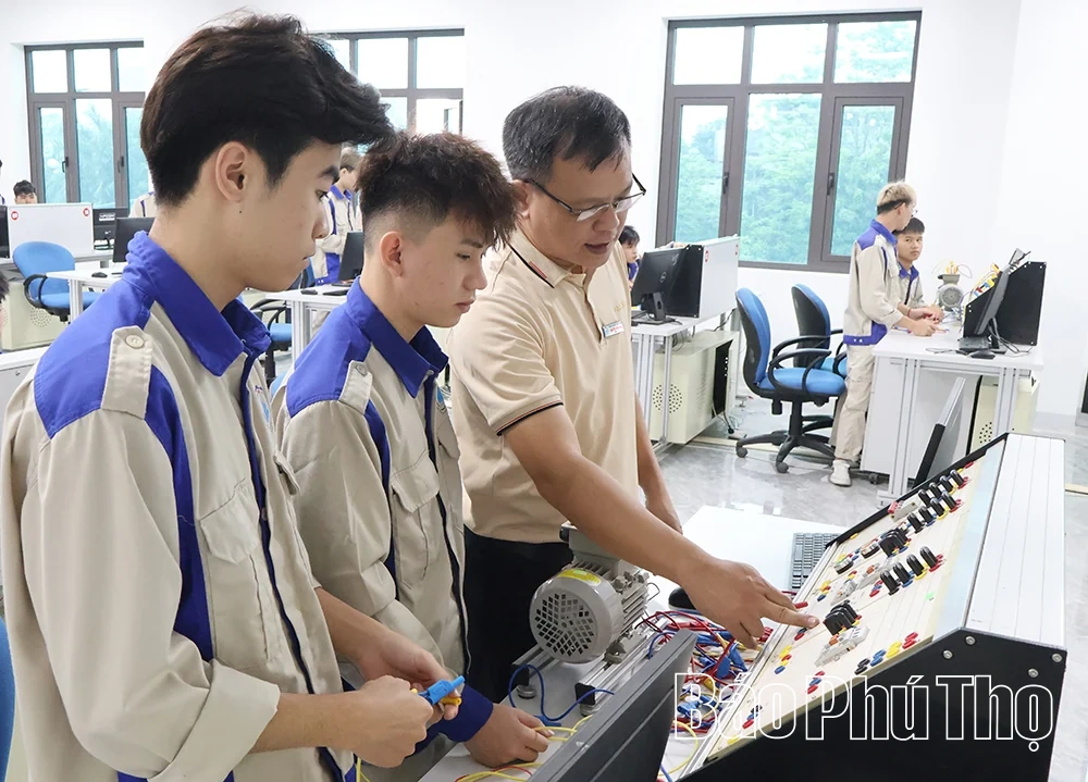 Tạo việc làm bền vững cho người lao động