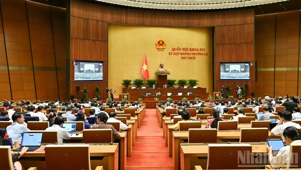 Quốc hội thảo luận về giảm thuế thu nhập cá nhân, thuế thu nhập doanh nghiệp