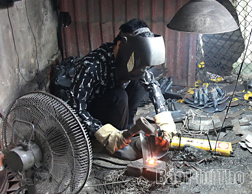 Giữ lửa nghề rèn giữa nhịp sống mới