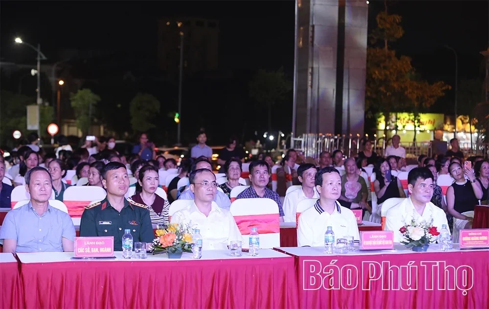 Art Program Celebrating the 81st Anniversary of the Successful August Revolution and National Day on September 2