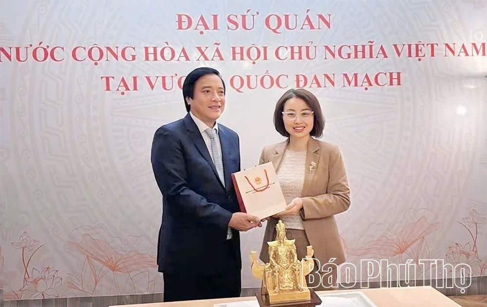 Enhancing Coordination with Vietnamese Embassies in Russia, Norway, and Denmark to Boost Investment Attraction into Phu Tho Province