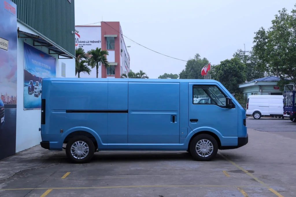 Doanh nghiệp giao nhận có nên chuyển sang xe van điện?