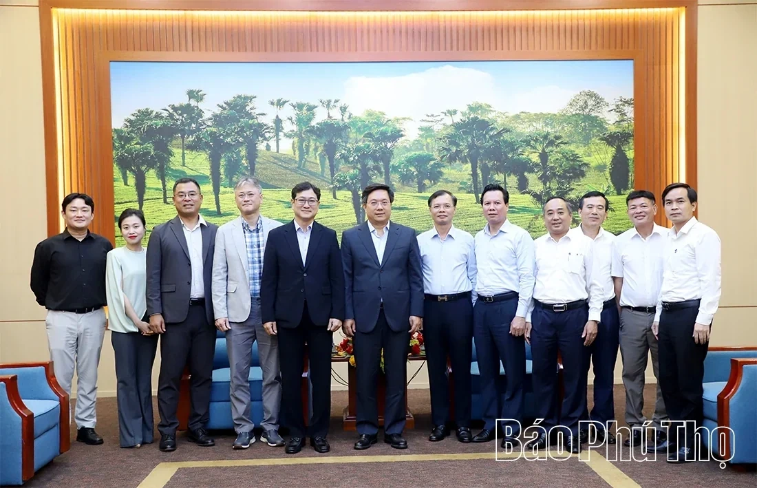 Strengthening Cooperation in Supporting Industry Development and High-Tech Human Resource Training Between Phu Tho Province and Samsung Group