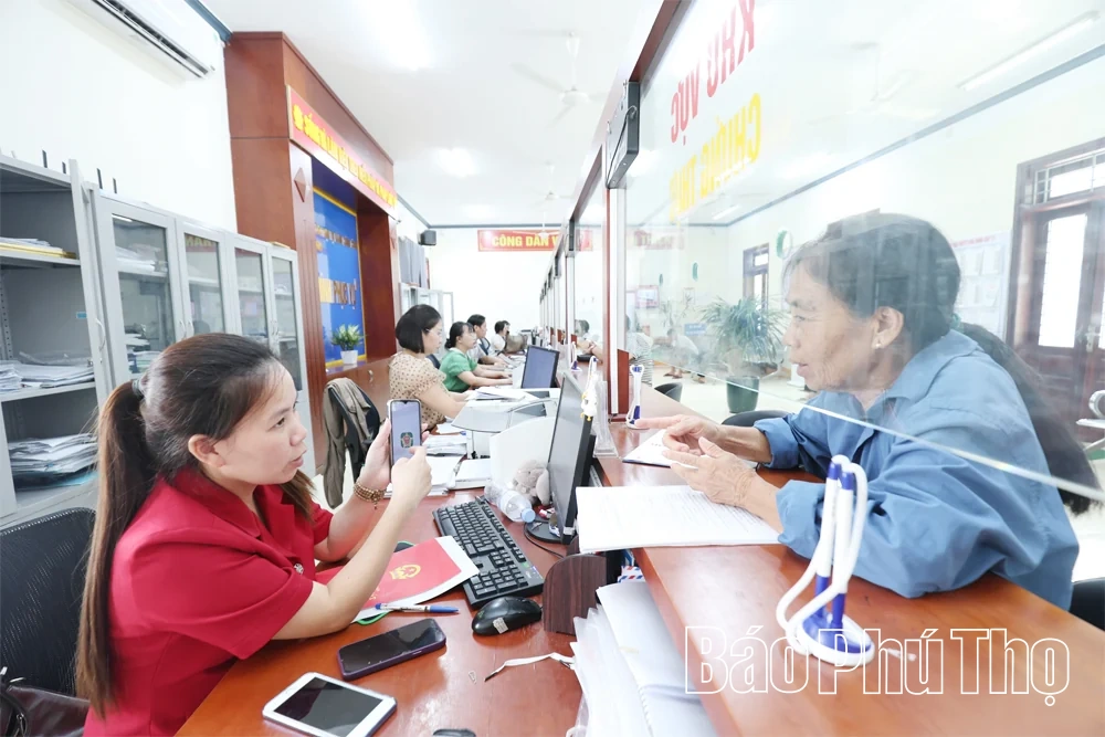 Để chuyển đổi số đến gần hơn với người dân