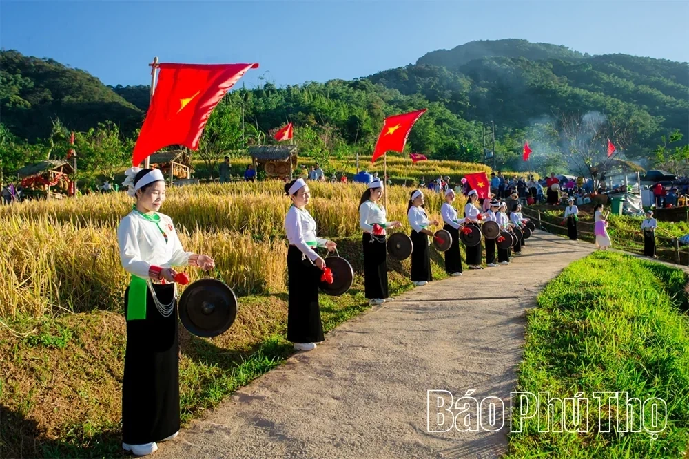 Mung Village in Cao Phong — Colors of Highland Tourism
