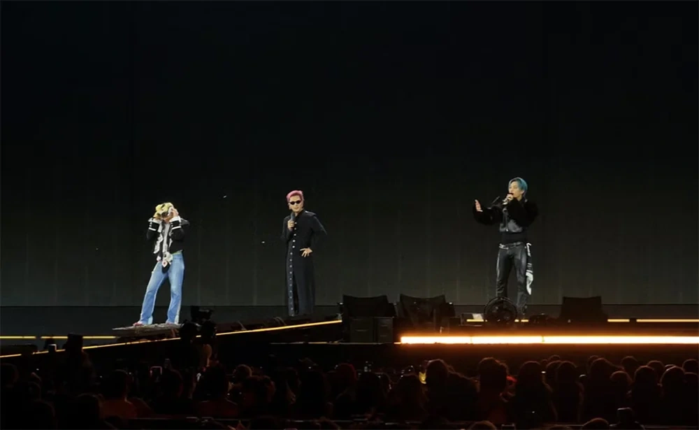 Big Bang làm “nổ tung” Mỹ Đình, G-Dragon đập đàn gây sốc