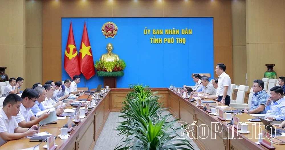 Phu Tho Shares Socio-Economic Management and Leadership Experiences with Cao Bang Province
