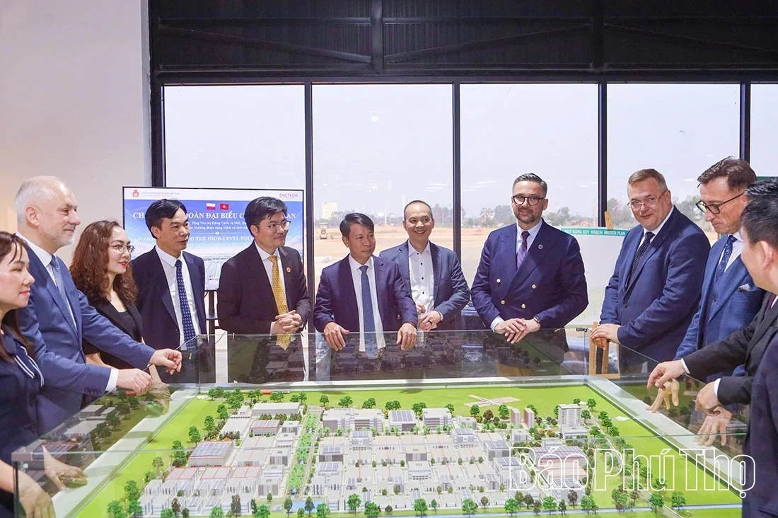Provincial Party Secretary Pham Dai Duong Receives and Works with High-Level Polish Delegation