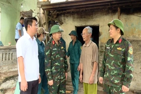 Thanh Ba: Mưa bão làm sập nhà dân