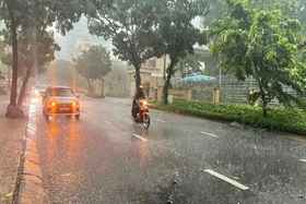 Chủ động ứng phó với mưa to, lốc, sét và nguy cơ lũ quét, sạt lở đất, ngập úng cục bộ