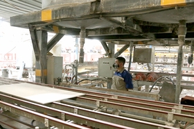 Sản xuất công nghiệp phục hồi và tăng trưởng