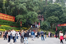 People from all over the world come to Hung Kings’ Temple to give offerings at the beginning of the year