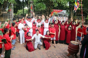 “Thắp lửa” tình yêu di sản