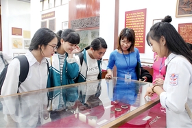 “Light up” the love for heritages