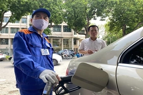 Tăng hơn 1.000 đồng mỗi lít, xăng RON95-III vượt 24.200 đồng
