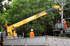 Điện lực Thanh Sơn đảm bảo an toàn hành lang lưới điện